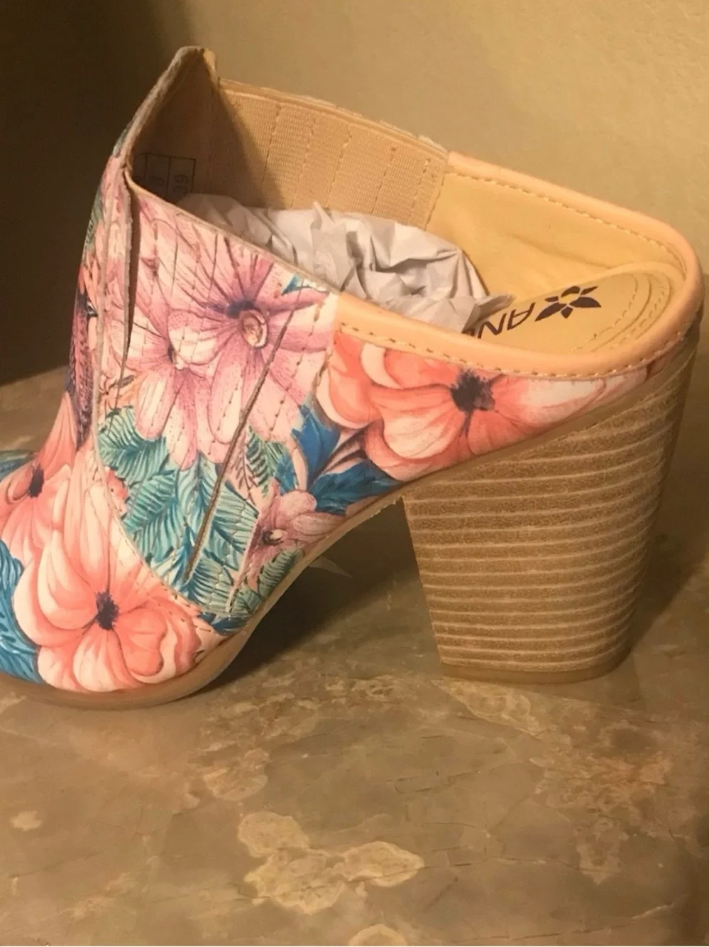 N/A stylish women